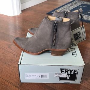 NWT Frye Sacha Moro Shortie Size 8.5
